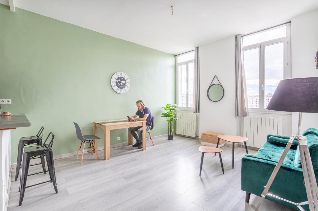 Hostel Ambassade Bretonne Vieux-Port Марсилия Екстериор снимка