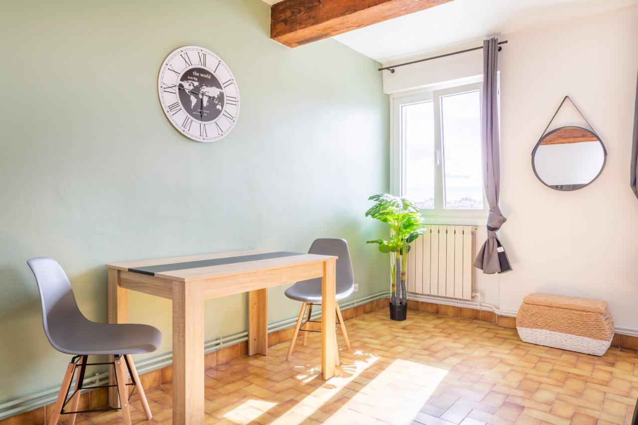 Hostel Ambassade Bretonne Vieux-Port Марсилия Екстериор снимка